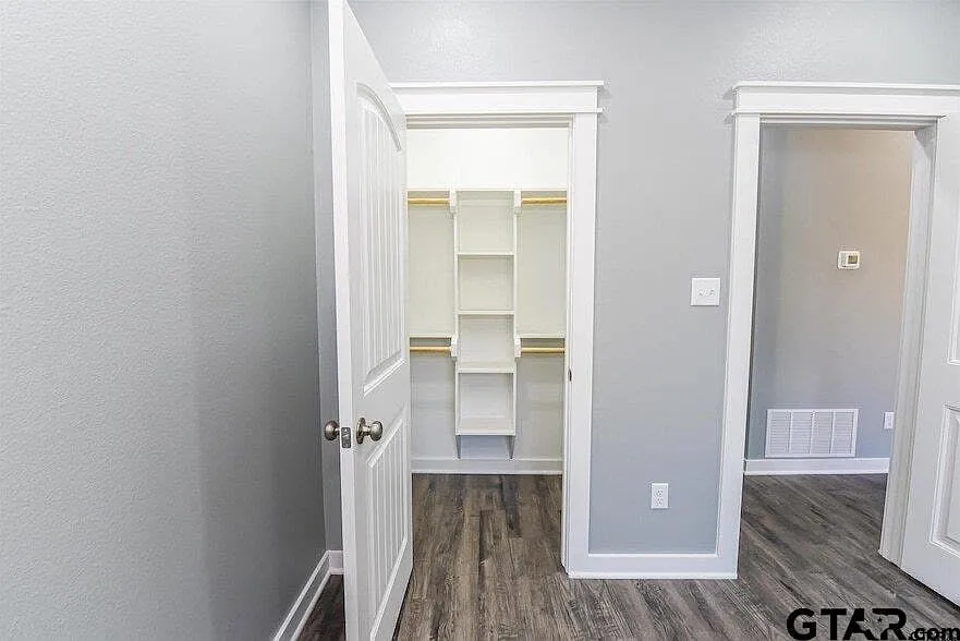 2 bed, 985 sqft, $1,595 — Photo 2