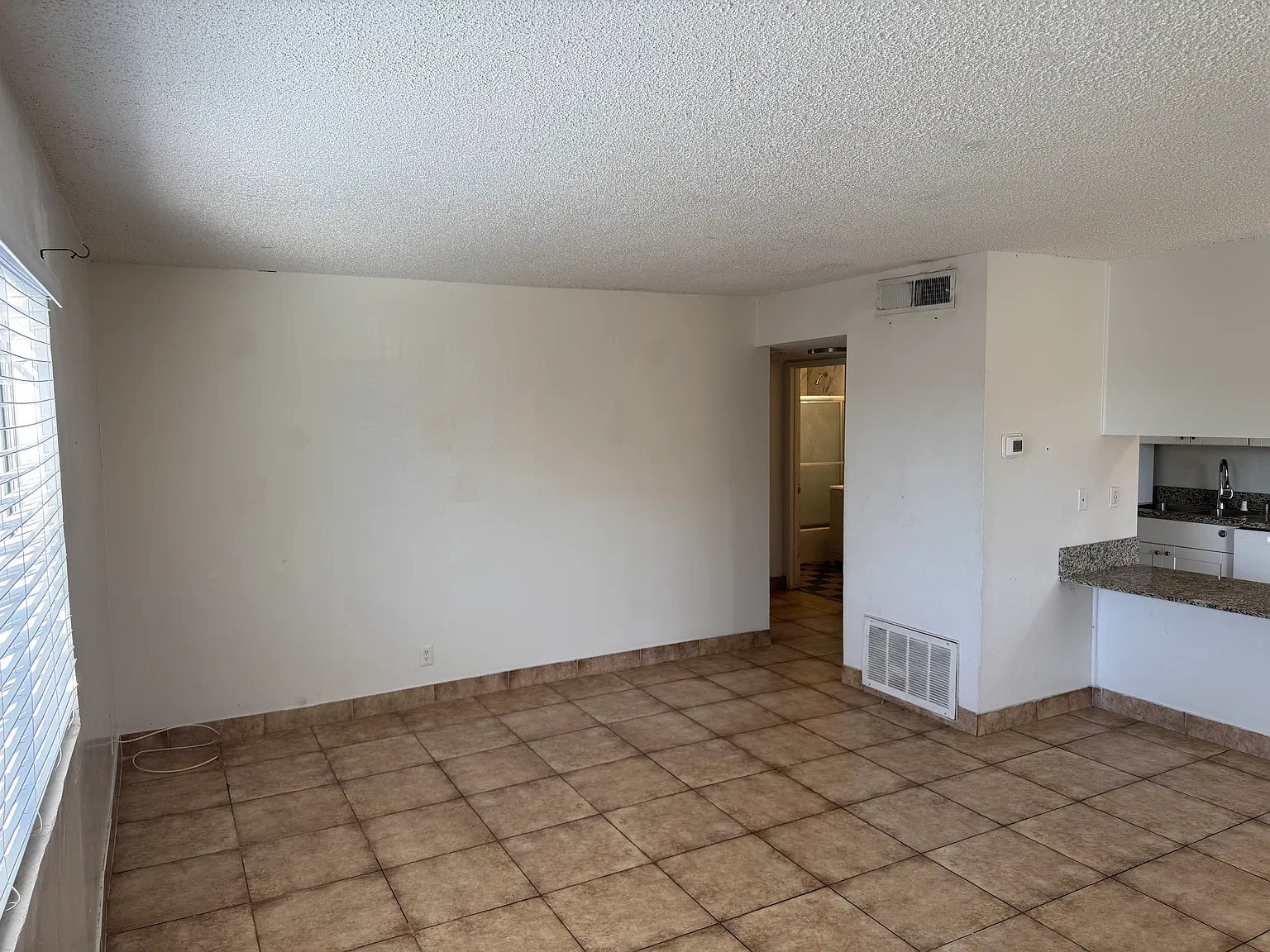1 bed, 630 sqft, $1,175 — Photo 3