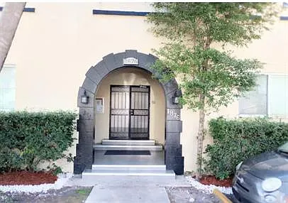 Building Photo - Shenandoah I Properties