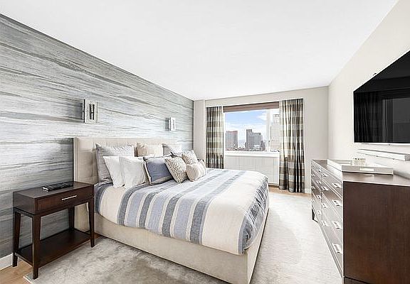 5th image of 301 W 53rd St APT 15E