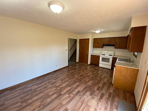 4th image of 1758 Meadowlark Dr