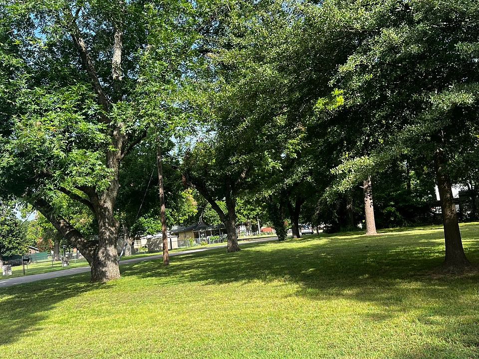 2nd image of 505 E Neil Armstrong Pl