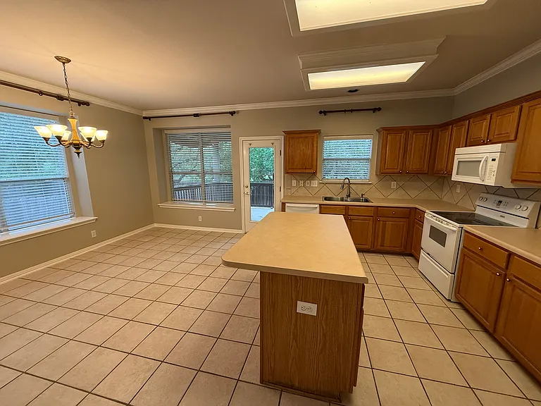 22823 Tornillo Dr — Photo 3