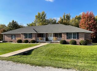 125 Cardinal Dr, Macon, IL 62544