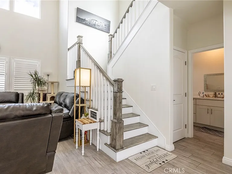 12751 Hazel Ave — Photo 11