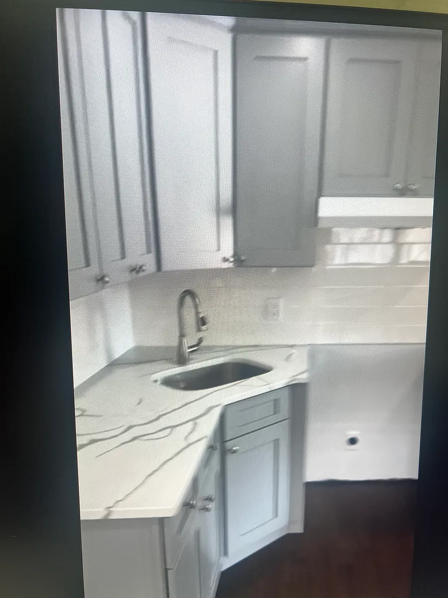 Building Photo - 479 Pompton Ave #2F