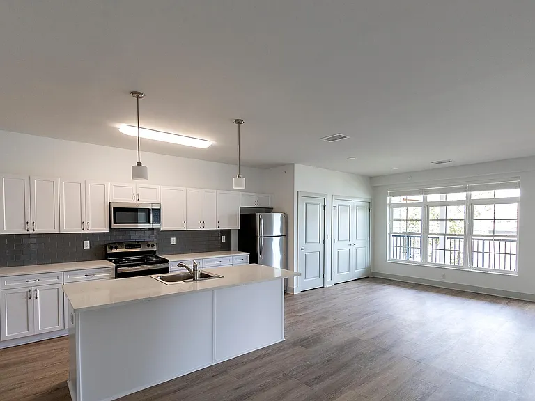 DeLaet's Landing - 99 New Broadway — Photo 8