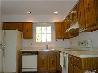 5th image of 138 Revere Dr