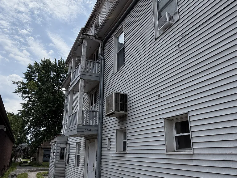 306 Wyoming Ave #C — Photo 1