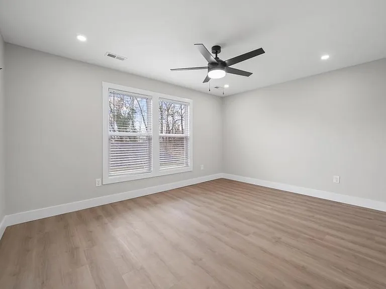 116 Shipman Dr NE — Photo 11