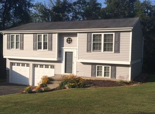 353 Highland Ridge Rd, Claysville, PA 15323