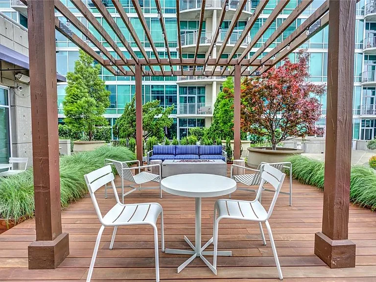 943 Peachtree St NE #1210 — Photo 35