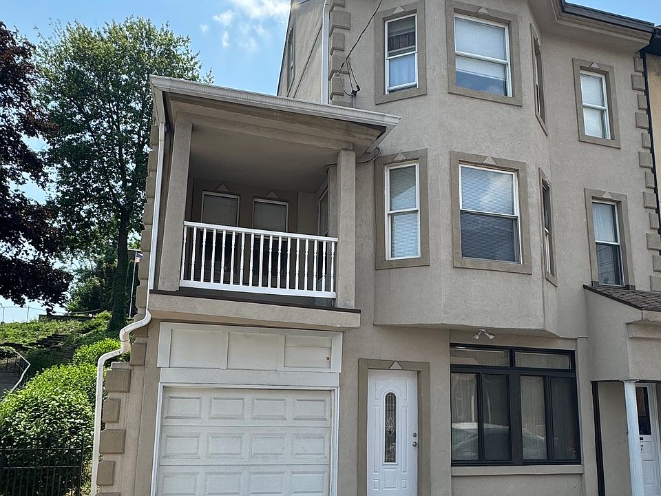 1st Floor / Ground Floor Apartment with private main entrance