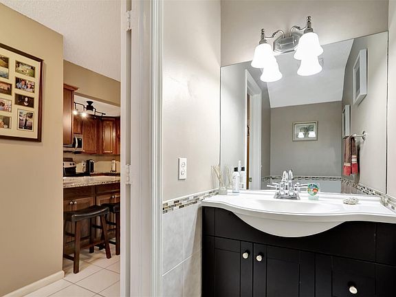 5th image of 2228 Discovery Circle #2228