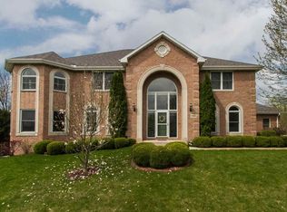 1155 Hunters Rdg, Dubuque, IA 52003