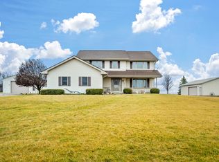 515 E Corning Rd, Beecher, IL 60401