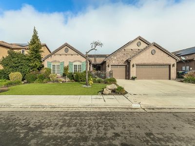 5869 E Mono St, Fresno, CA, 93727