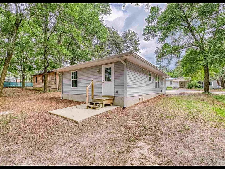 6609 Cedar St — Photo 7