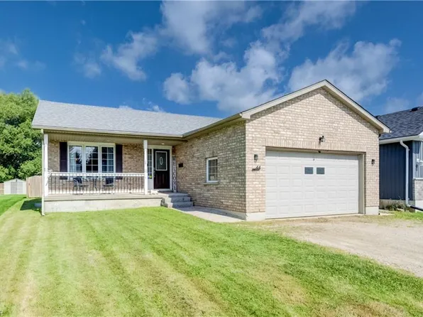 44 Geddes St W, Minto, ON N0G 1M0