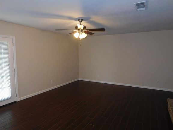 5th image of 3334 Meadow Oaks Dr