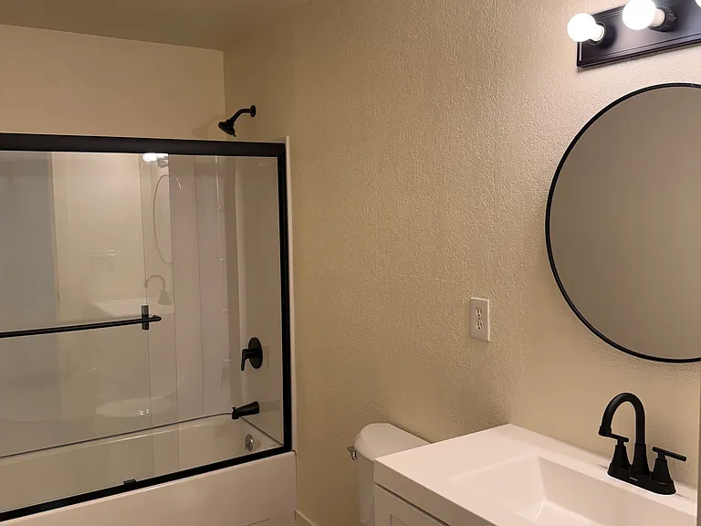 1115 McKinley Ave #3 — Photo 3