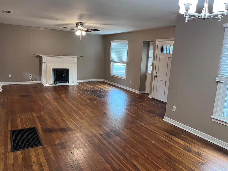 105 Penrose St — Photo 3