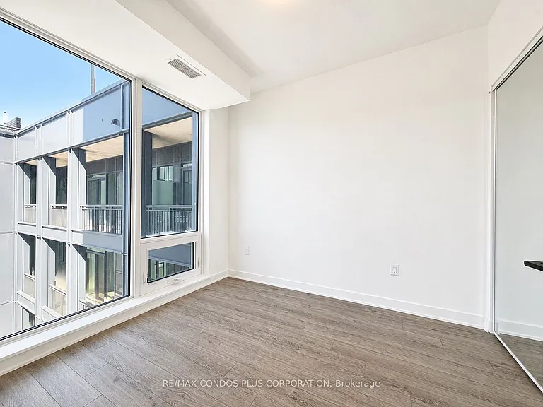 1185 Dupont St #1019 — Photo 16