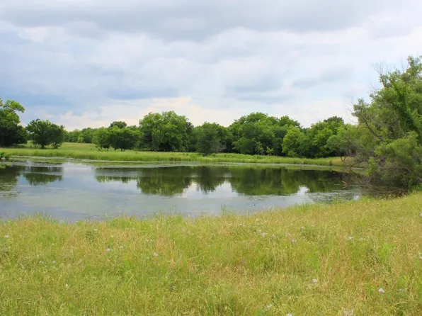 1596 W Gilbert Rd, Nocona, TX 76255