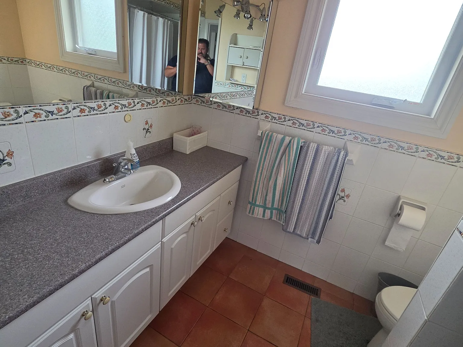 4 bed, $5,000 — Photo 4