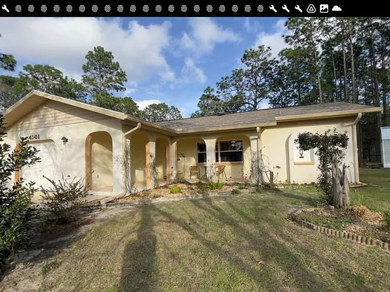 4501 SW 194th Ave — Photo 2