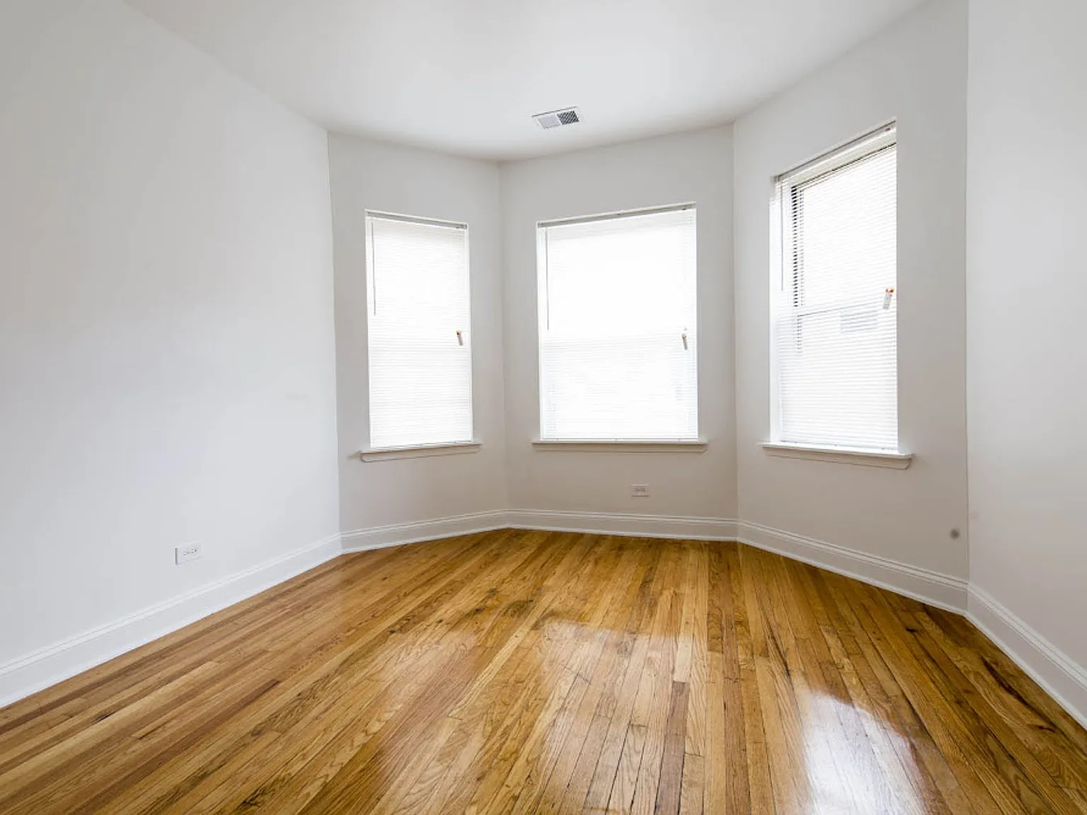 3600 W Franklin — Photo 2