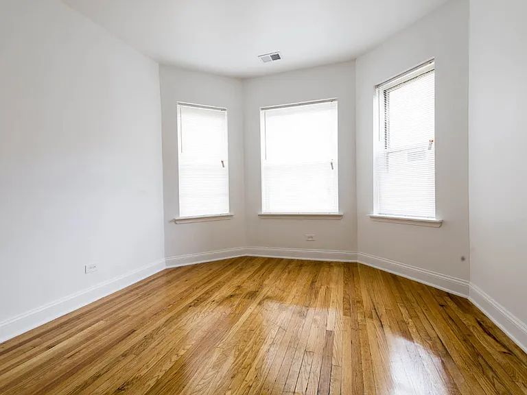 3600 W Franklin — Photo 2