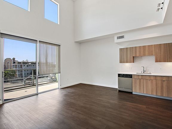 3rd image of 11955 W Washington Blvd APT 310