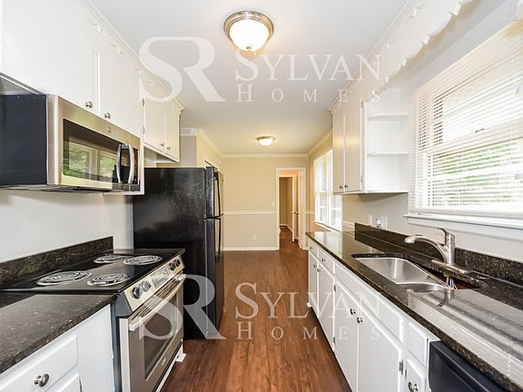 4th image of 932 Howard St