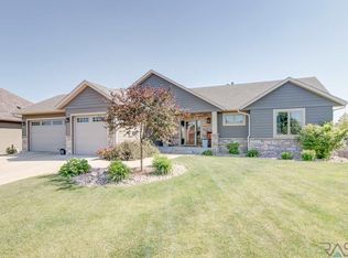 8117 S Grass Creek Dr, Sioux Falls, SD 57108