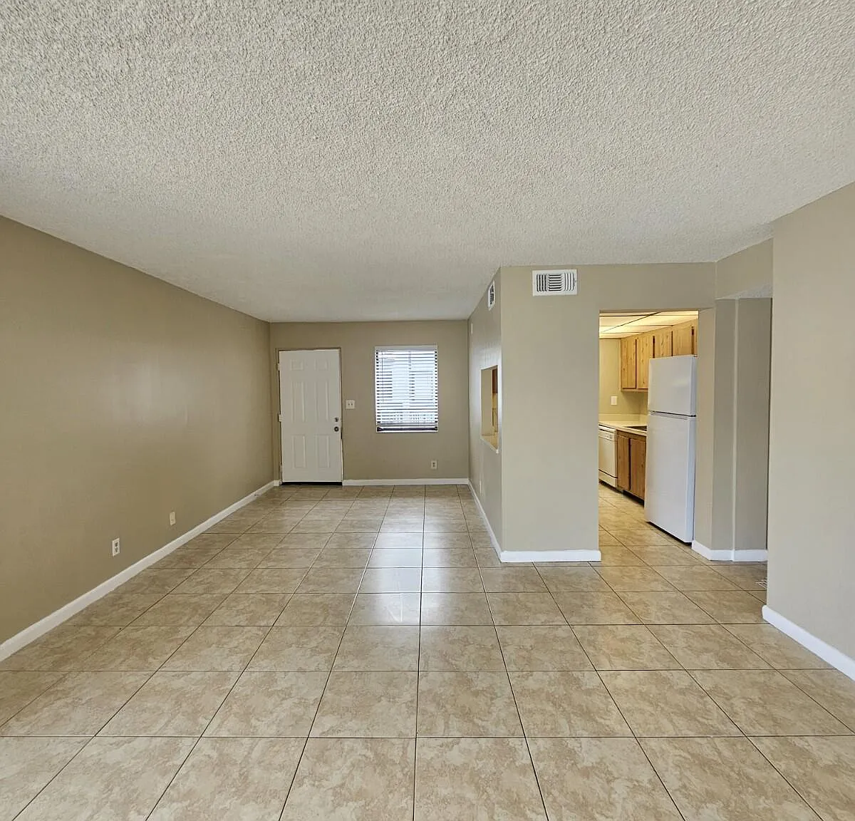 1 bed, 1.0 bath, 775 sqft, $1,525 — Photo 1