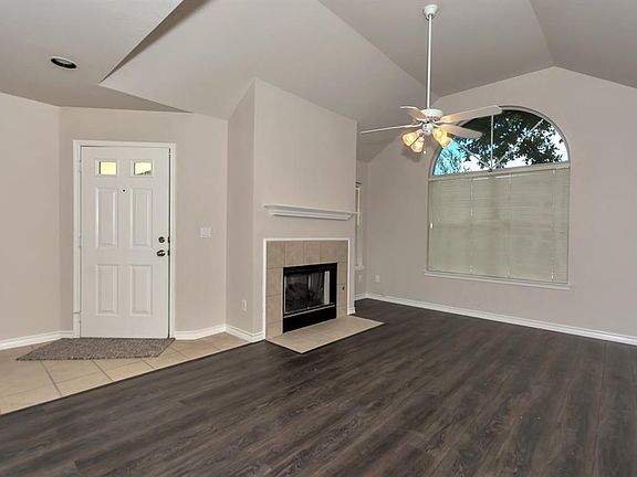 2nd image of 1022 Bridges Dr