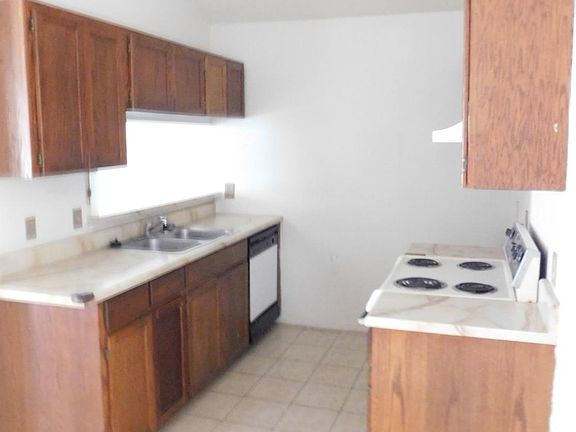 5th image of 2401 Patrick Henry St #A