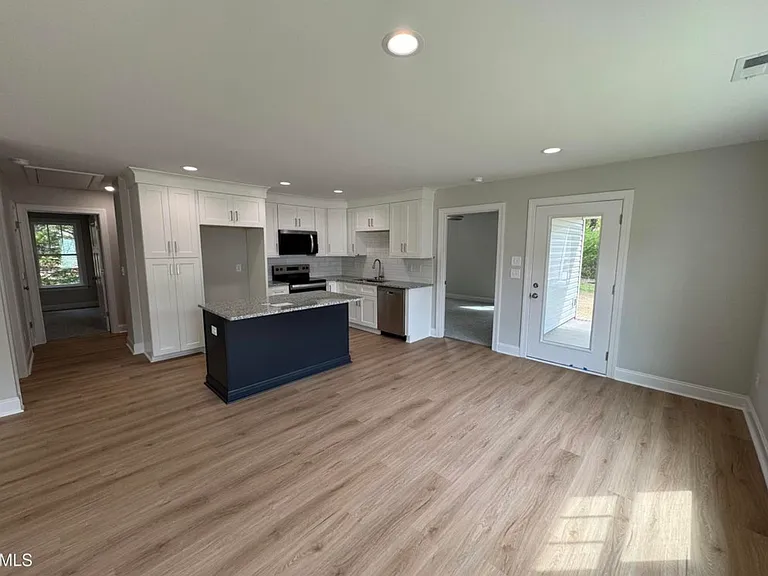 321 W Main St — Photo 4