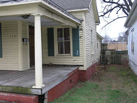 3rd image of 312 Jackson St