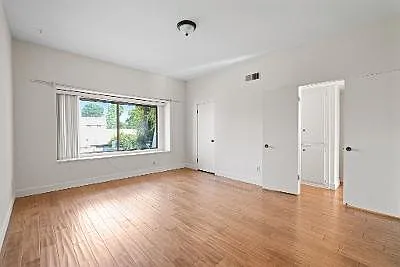 6242 1/2 Shoup Ave — Photo 18