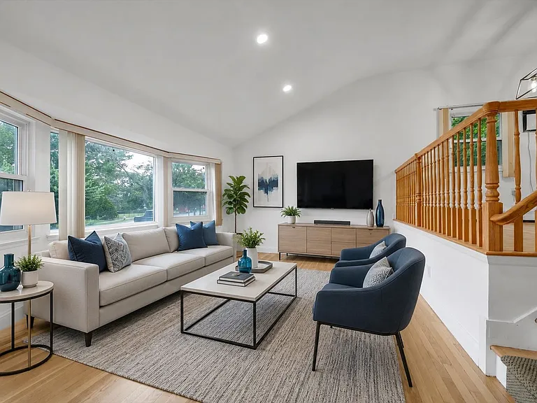 17 Fresno Dr — Photo 1