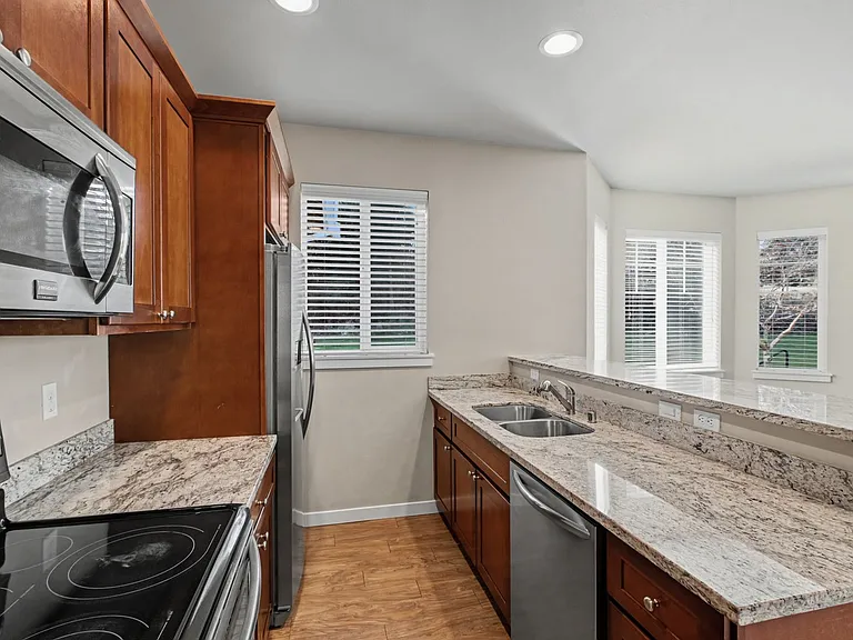 1623 Burnside Pl — Photo 8