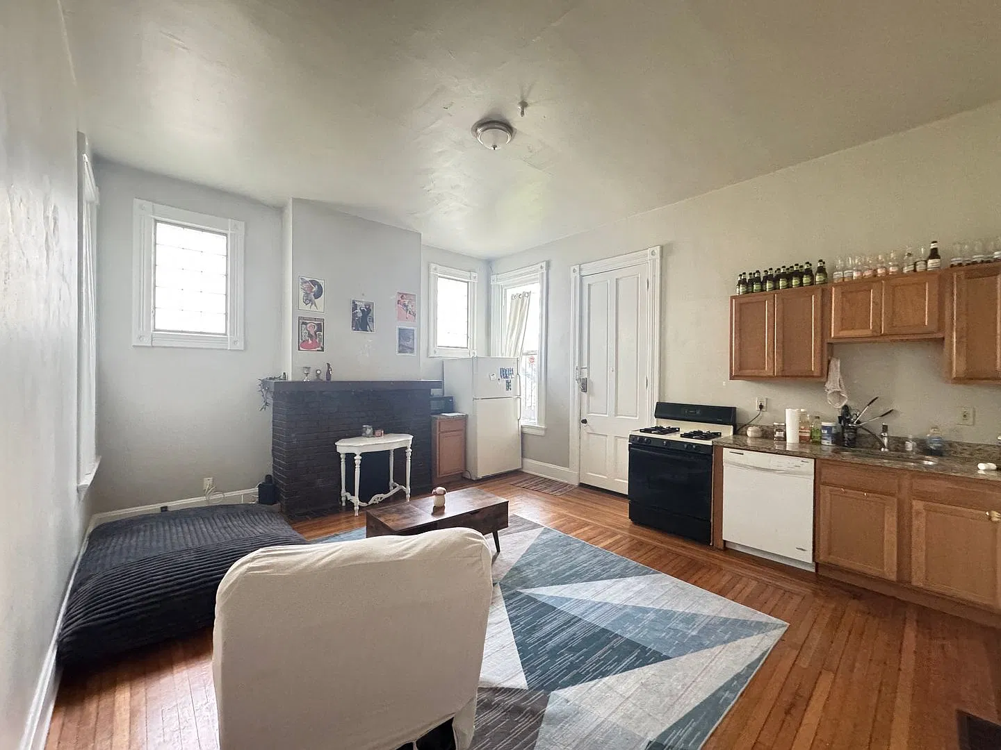 30 Conklin Apts — Photo 4