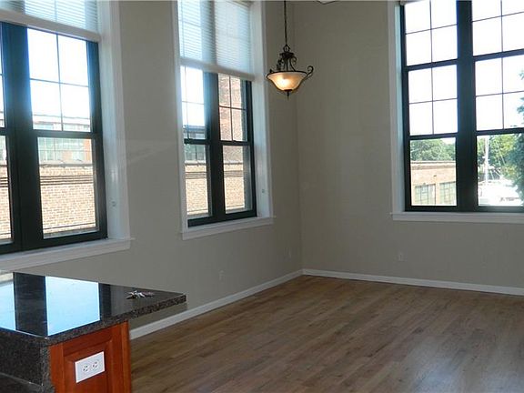 3rd image of 1 Indian Neck Ave #10F