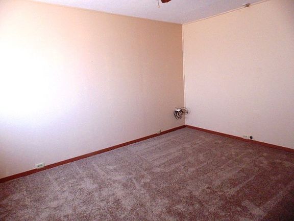 4th image of 4610 Comanche Dr