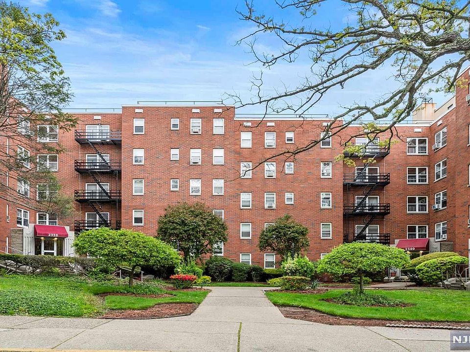 1st image of 2350 Linwood Ave APT 2E