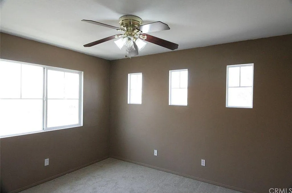 27181 Arla St — Photo 4