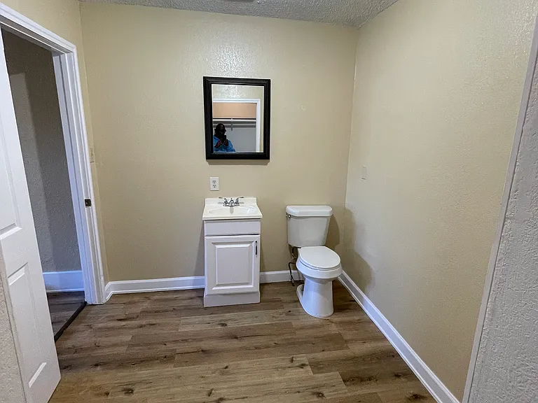 525 Royal Ave — Photo 18