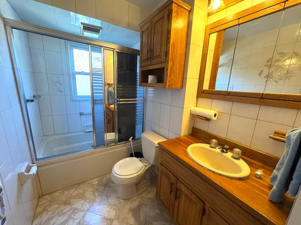 13-01 133rd Place image 10 of 17